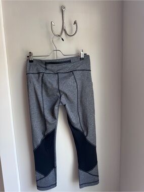 lululemon athletica Gray Leggings with Black Knee Panels Accent